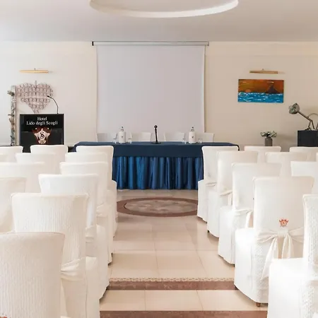 Lido Degli Scogli Отель Кротоне