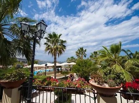 Lido Degli Scogli 호텔