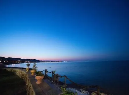 Lido Degli Scogli Hotell