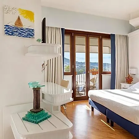 Lido Degli Scogli Hotel 4*