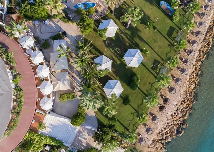 מלון Lido Degli Scogli קרוטונה