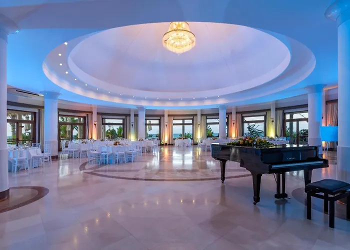 מלון Lido Degli Scogli