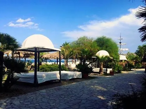 מלון Lido Degli Scogli