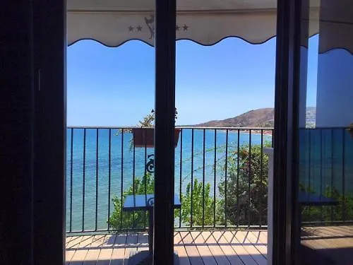 Lido Degli Scogli 4* קרוטונה