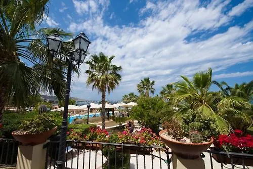 Lido Degli Scogli מלון