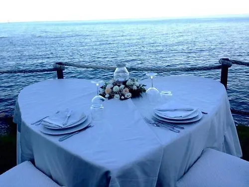 Lido Degli Scogli 4* קרוטונה