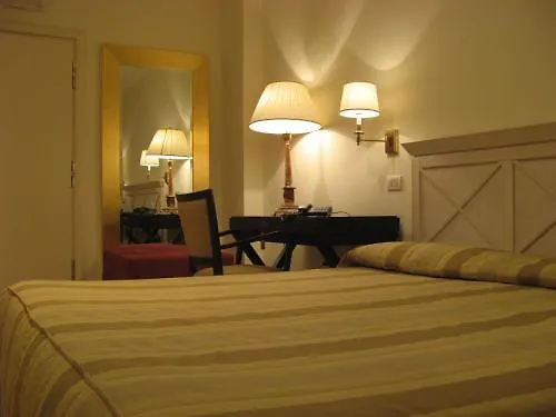 Lido Degli Scogli מלון