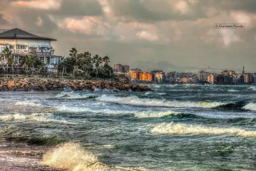 Lido Degli Scogli מלון קרוטונה