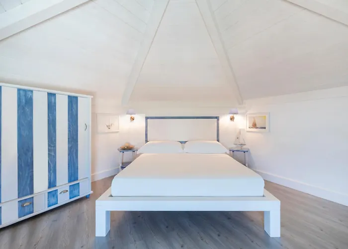 מלון Lido Degli Scogli 4*